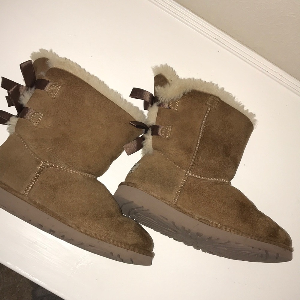 Chestnut Bailey Bow Uggs